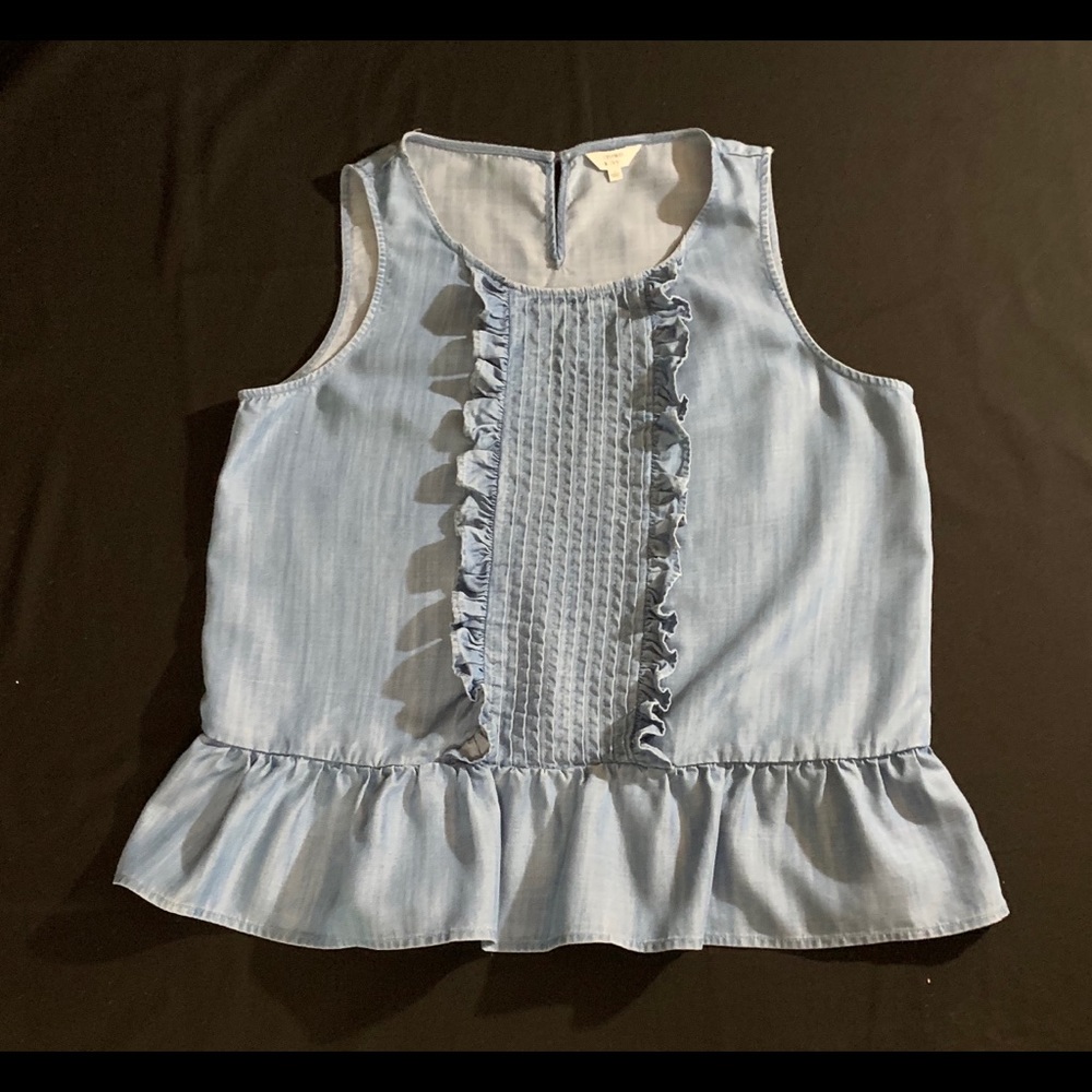 Sleeveless, lightweight denim top